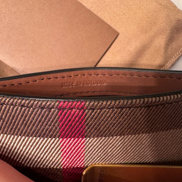 Burberry House Check and Leather Money Clip Card Case - Picture 13 of 14
